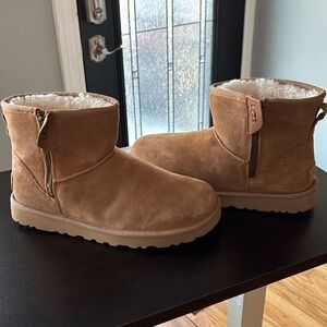UGG Mini Bailey Boot with Zipper